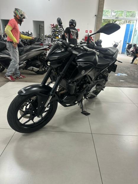 YAMAHA MT-03 300 ABS, Foto 10