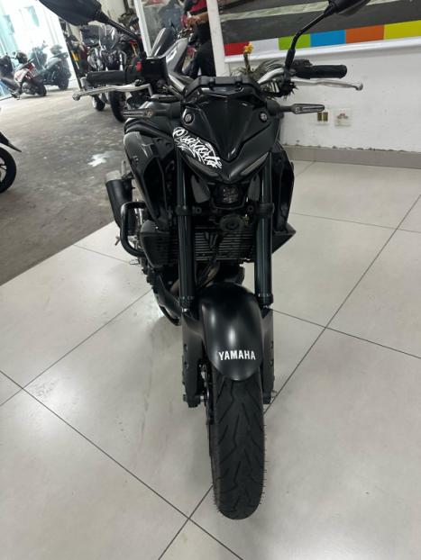 YAMAHA MT-03 300 ABS, Foto 13