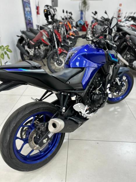 YAMAHA MT-03 300 ABS, Foto 6