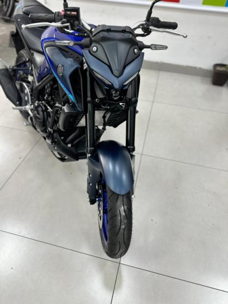 YAMAHA MT-03 300 ABS, Foto 10
