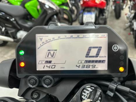 YAMAHA MT-03 300 ABS, Foto 13