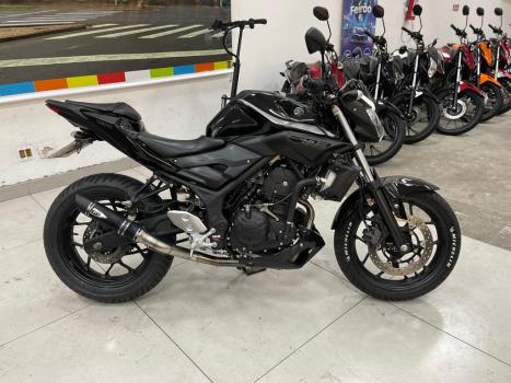YAMAHA MT-03 300 ABS, Foto 1