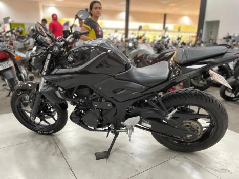 YAMAHA MT-03 300 ABS, Foto 4