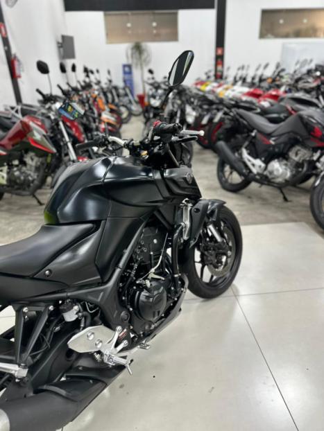 YAMAHA MT-03 300 ABS, Foto 6