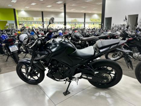 YAMAHA MT-03 300 ABS, Foto 8