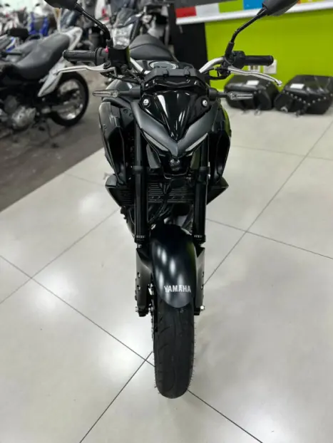 YAMAHA MT-03 300 ABS, Foto 10
