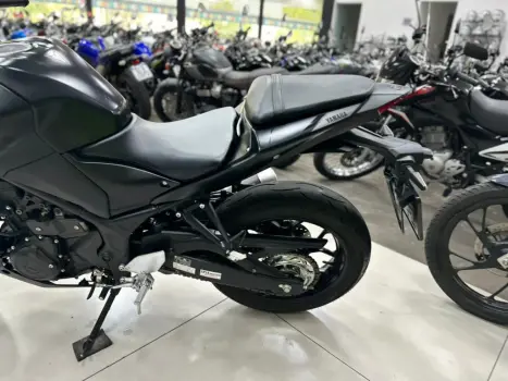 YAMAHA MT-03 300 ABS, Foto 11