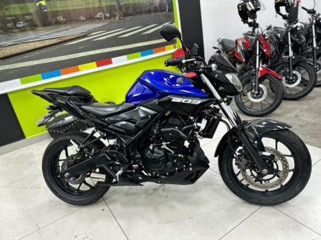 YAMAHA MT-03 300 ABS, Foto 2