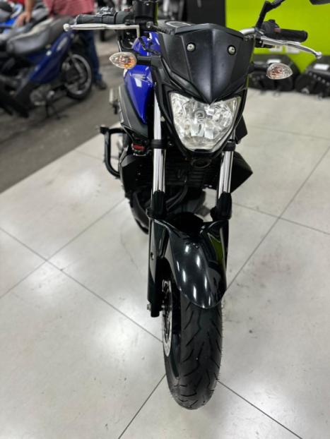 YAMAHA MT-03 300 ABS, Foto 6