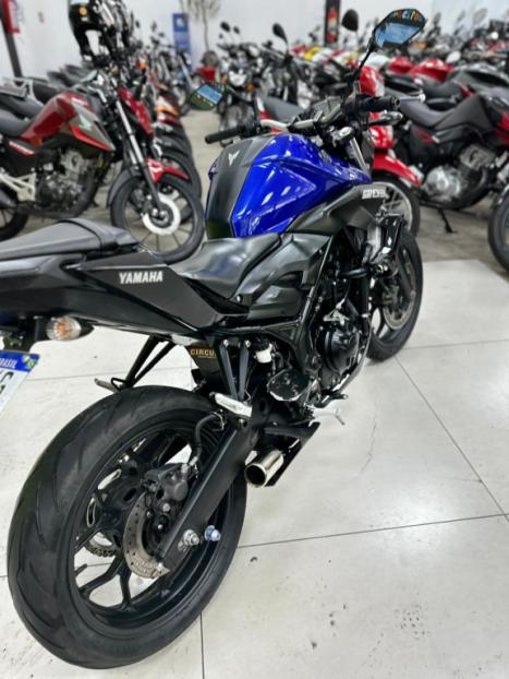 YAMAHA MT-03 300 ABS, Foto 7