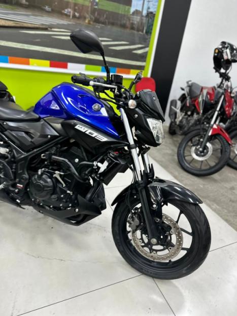 YAMAHA MT-03 300 ABS, Foto 8