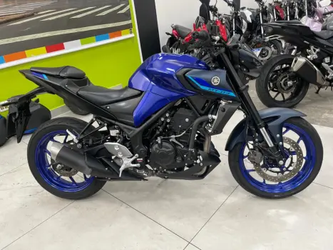 YAMAHA MT-03 300 ABS, Foto 4
