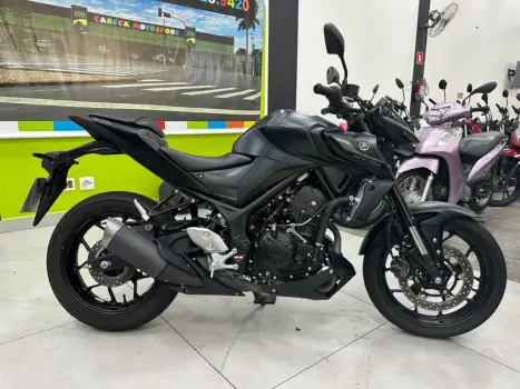 YAMAHA MT-03 300 ABS, Foto 2