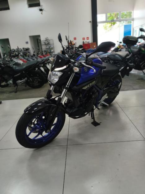 YAMAHA MT-03 300 ABS, Foto 4
