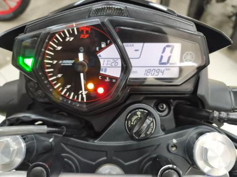 YAMAHA MT-03 300 ABS, Foto 10
