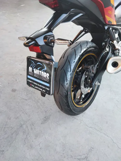 YAMAHA MT-03 300 ABS, Foto 6