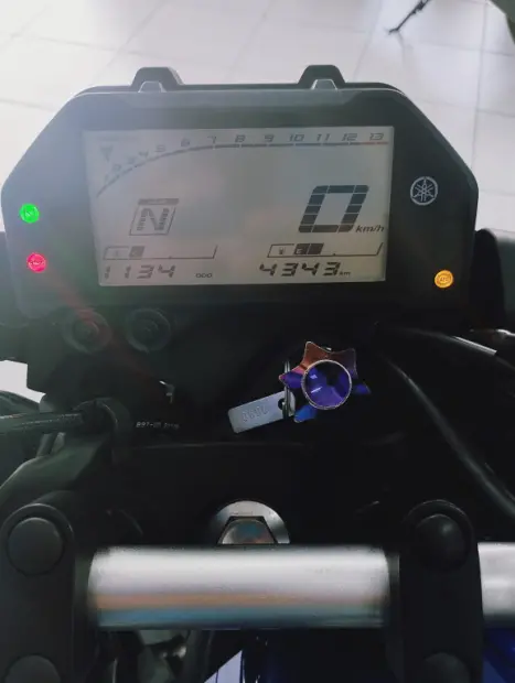 YAMAHA MT-03 300 ABS, Foto 6