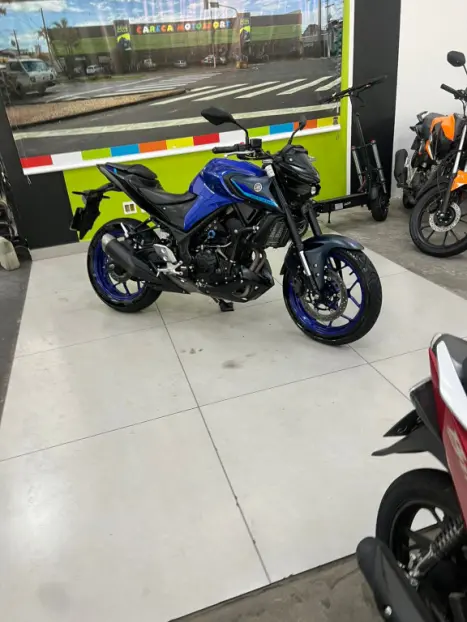 YAMAHA MT-03 300 ABS, Foto 1