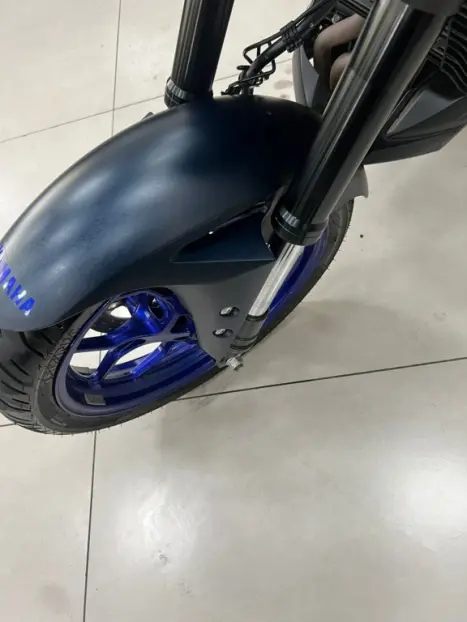 YAMAHA MT-03 300 ABS, Foto 2