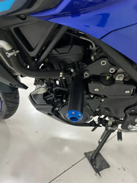YAMAHA MT-03 300 ABS, Foto 3