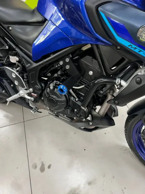YAMAHA MT-03 300 ABS, Foto 6
