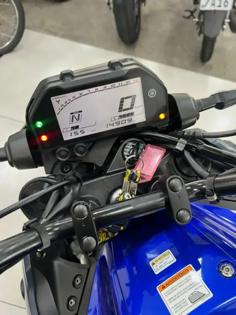 YAMAHA MT-03 300 ABS, Foto 7