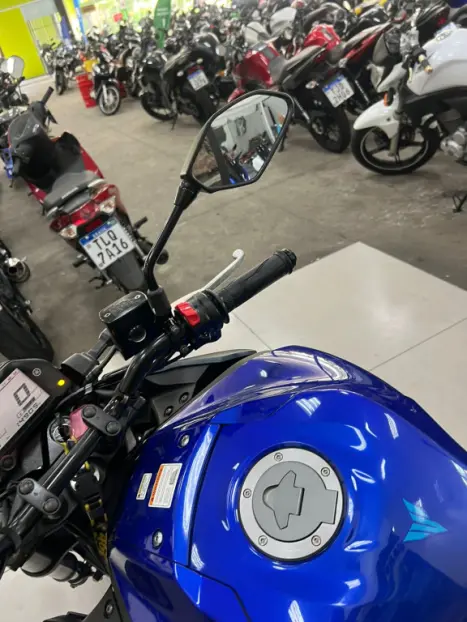 YAMAHA MT-03 300 ABS, Foto 9