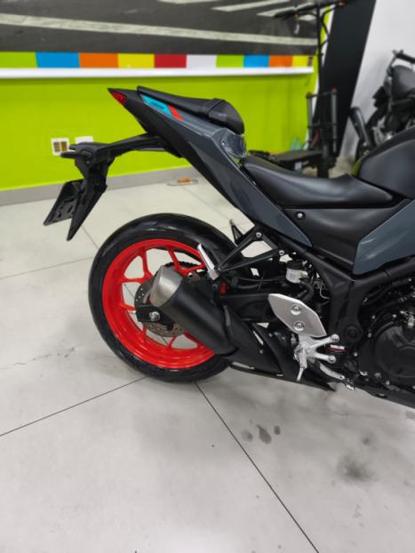 YAMAHA MT-03 300 ABS, Foto 2