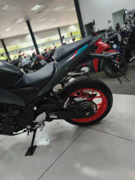 YAMAHA MT-03 300 ABS, Foto 8