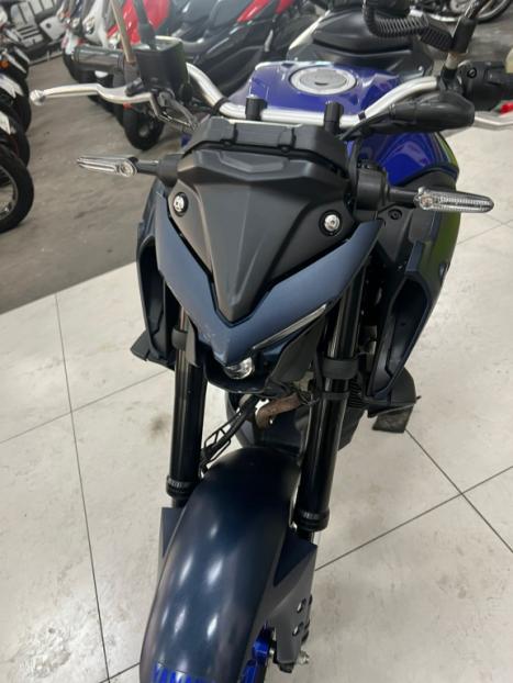 YAMAHA MT-03 300 ABS, Foto 2