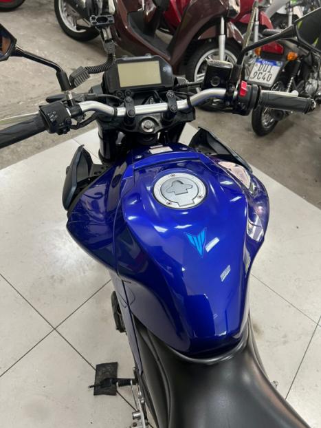 YAMAHA MT-03 300 ABS, Foto 5