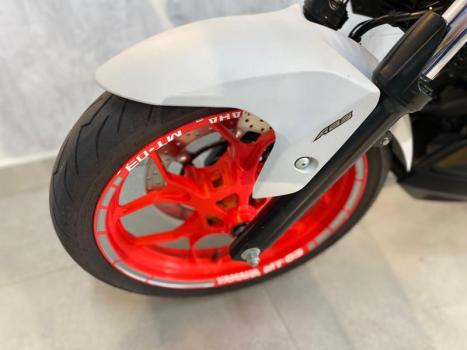 YAMAHA MT-03 300 ABS, Foto 8