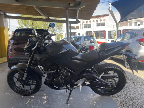 YAMAHA MT-03 300 ABS, Foto 2