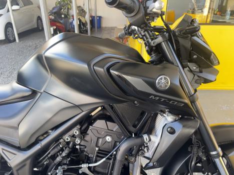 YAMAHA MT-03 300 ABS, Foto 6