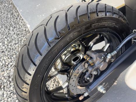 YAMAHA MT-03 300 ABS, Foto 10