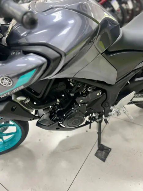 YAMAHA MT-03 300 ABS, Foto 9