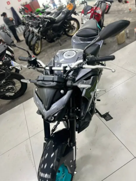 YAMAHA MT-03 300 ABS, Foto 11