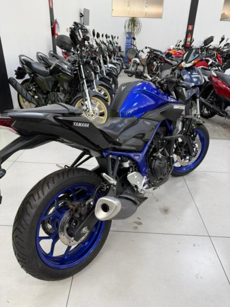 YAMAHA MT-03 300 ABS, Foto 6