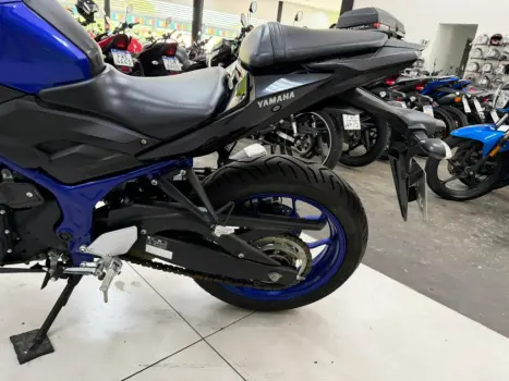 YAMAHA MT-03 300 ABS, Foto 10