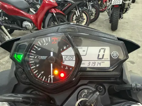 YAMAHA MT-03 300 ABS, Foto 12