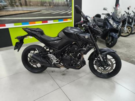 YAMAHA MT-03 300 ABS, Foto 2