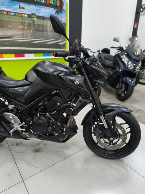 YAMAHA MT-03 300 ABS, Foto 4