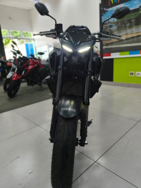 YAMAHA MT-03 300 ABS, Foto 8