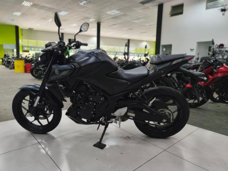 YAMAHA MT-03 300 ABS, Foto 10