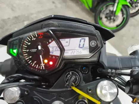 YAMAHA MT-03 300 ABS, Foto 9