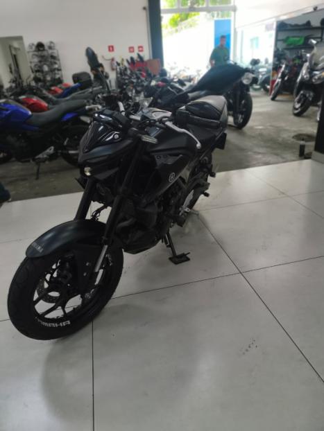 YAMAHA MT-03 300 ABS, Foto 6