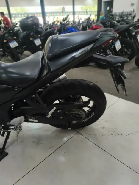 YAMAHA MT-03 300 ABS, Foto 9