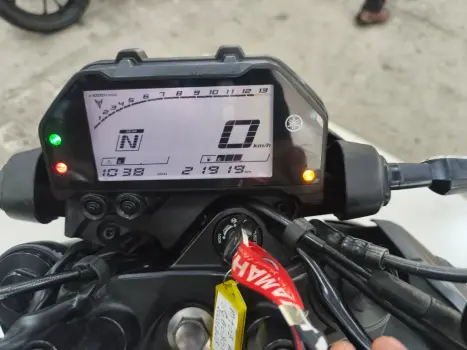 YAMAHA MT-03 300 ABS, Foto 11