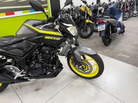 YAMAHA MT-03 300 ABS, Foto 2