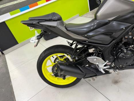 YAMAHA MT-03 300 ABS, Foto 3